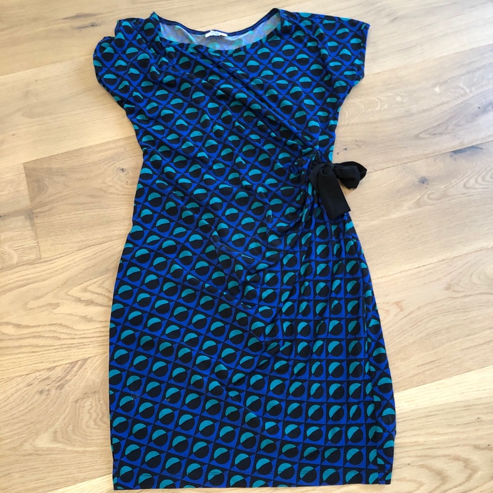 Fun geometric patterned maternity dress